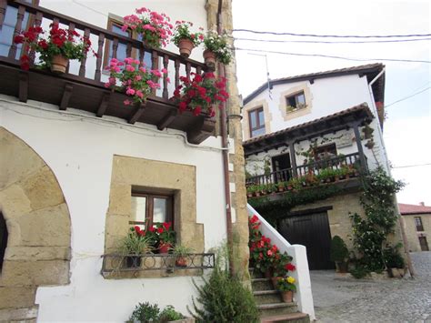 Laberinto de Villapresente, Santillana del mar y el。